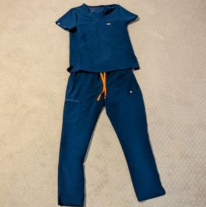 Deep Reef Figs Scrub Set